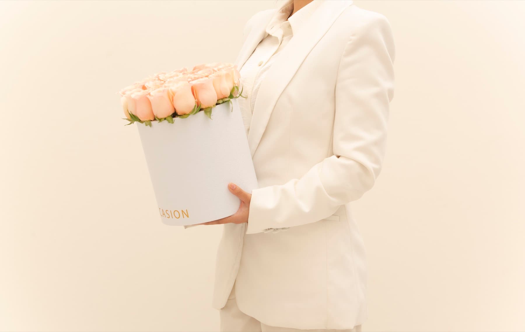 Caja de rosas Occasion en tonos suaves