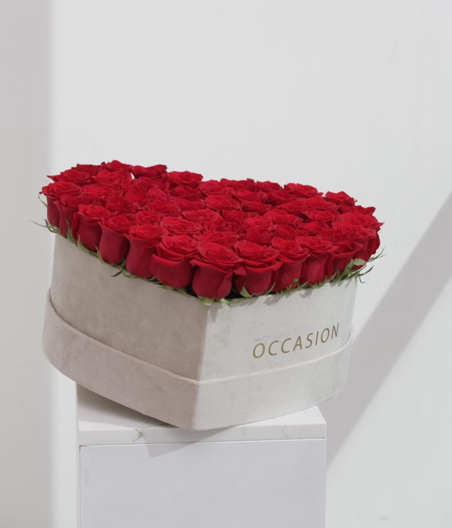 Corazón 3 Velvet con 140 Rouge Roses Por fuera