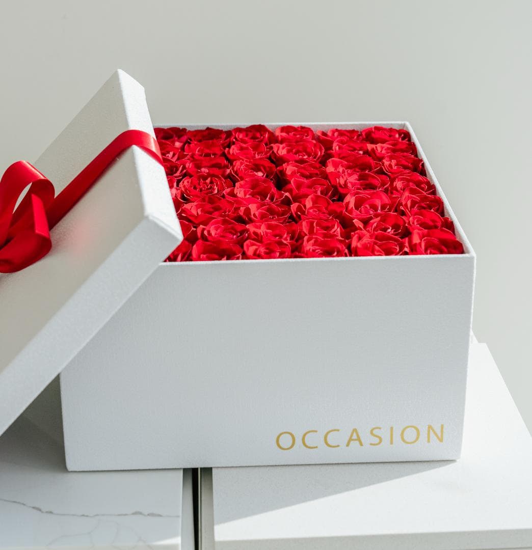Caja 4 Blanca con 49 Rouge Roses