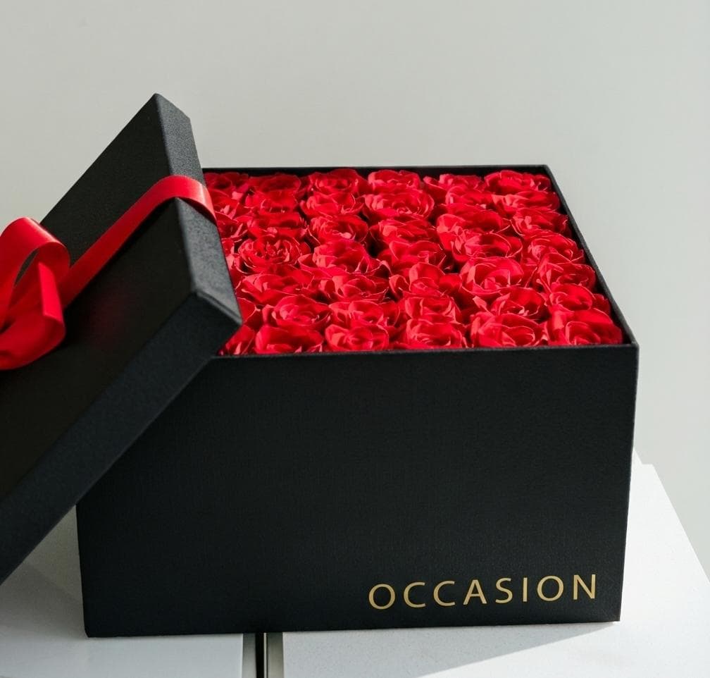 Caja 4 Negra con 49 Rouge Roses