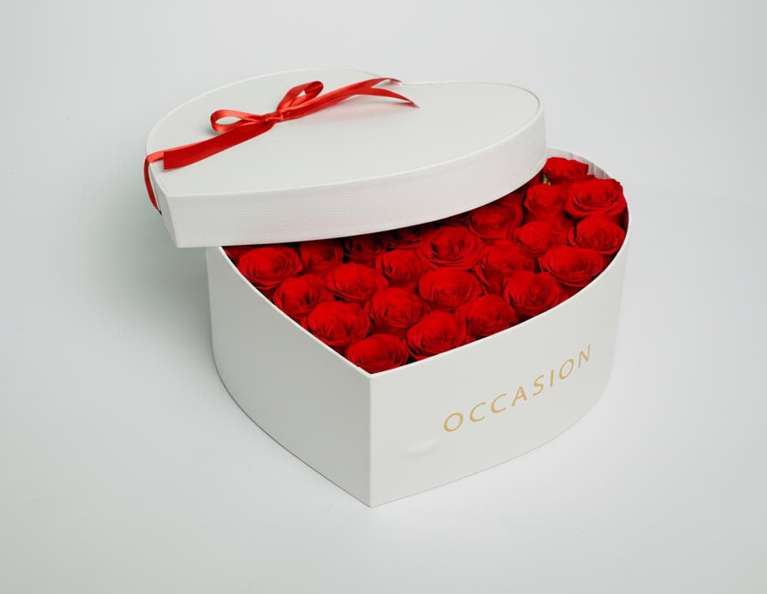 Corazón 2 Blanco con 60 Rouge Roses